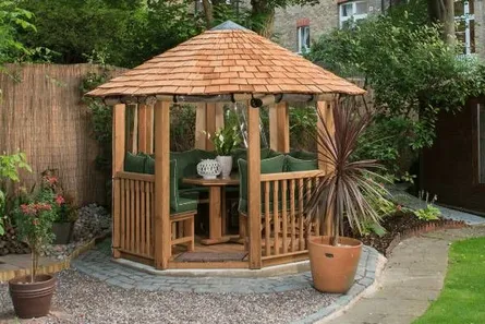 Gazebos and Pergolas: What Are the Differences Between the Two? 