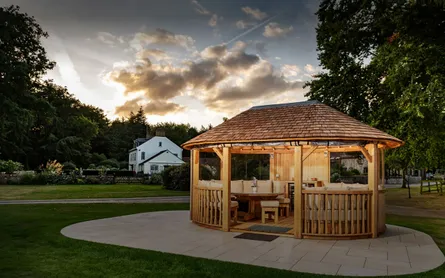 Luxury Gazebos vs. Supermarket Gazebos: The Lowdown 