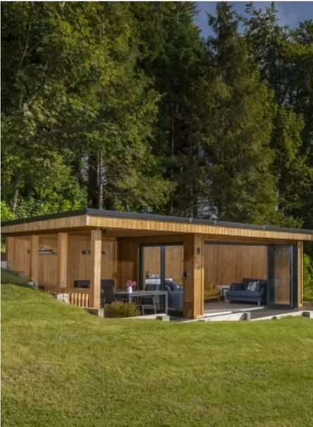 Crown Buckingham Luxury Garden Room