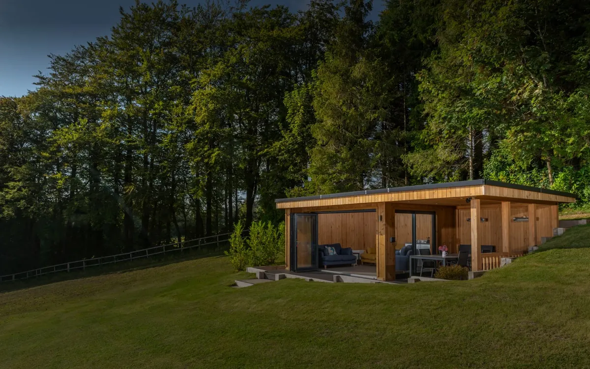 Crown Buckingham Luxury Garden Room